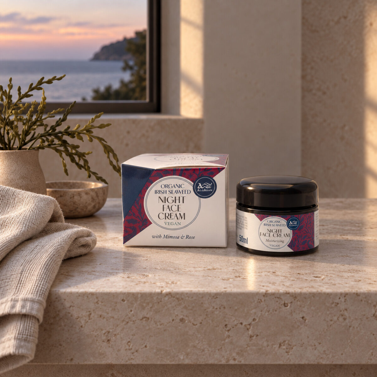 Krem do twarzy na noc AlgAran — produkt w aranżacji