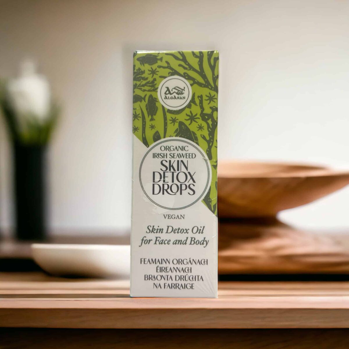 Olejek Skin Detox do twarzy i ciała AlgAran — produkt w aranżacji